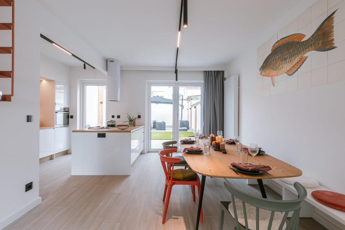 Beautiful modern holiday house with private garden
