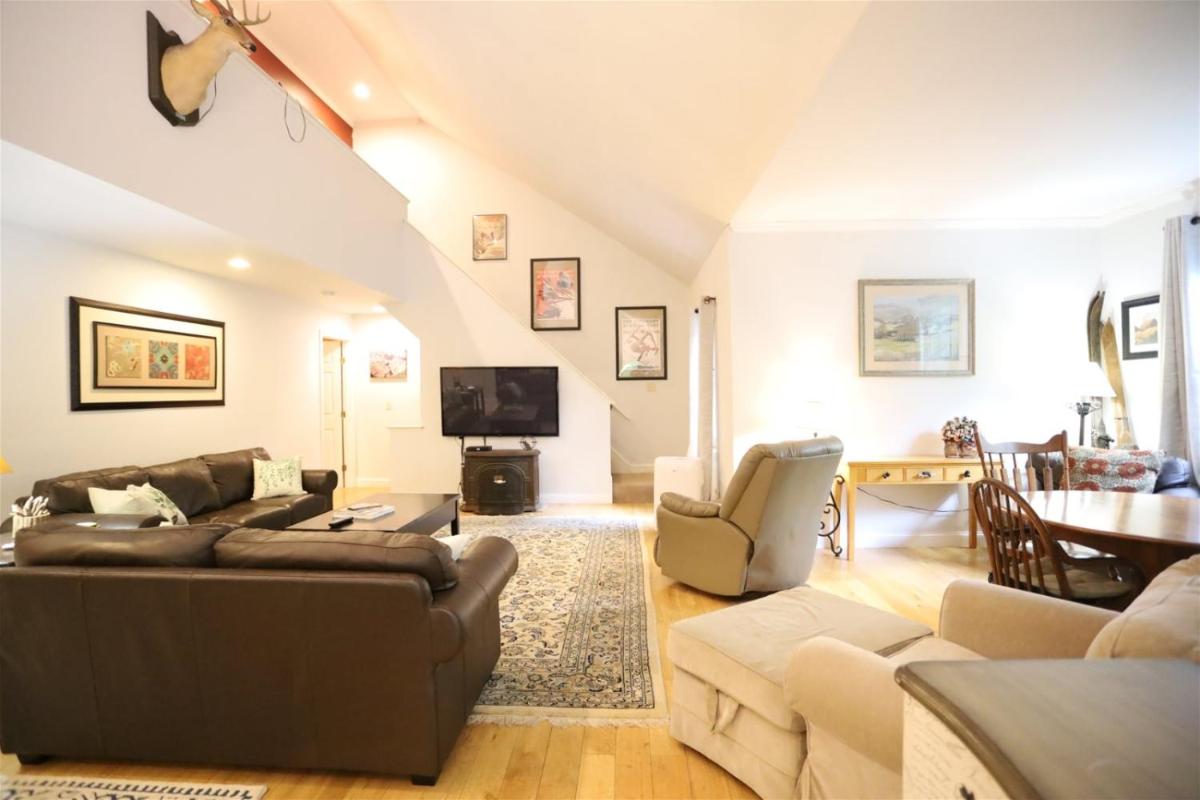 Forest Ridge 8c, Lincoln view 2