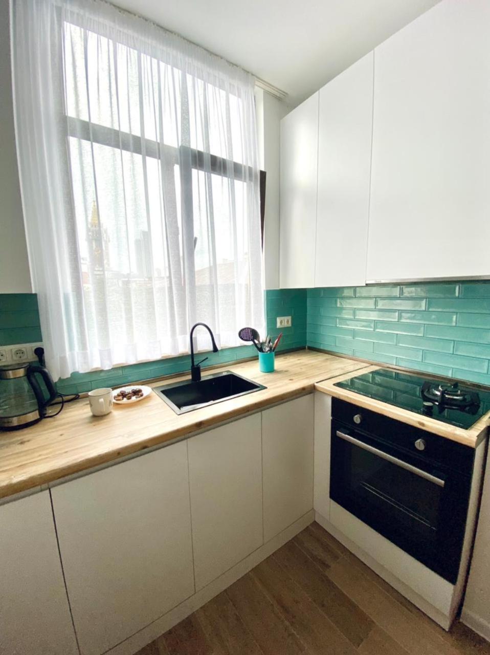 Old batumi en Batumi — kitchen