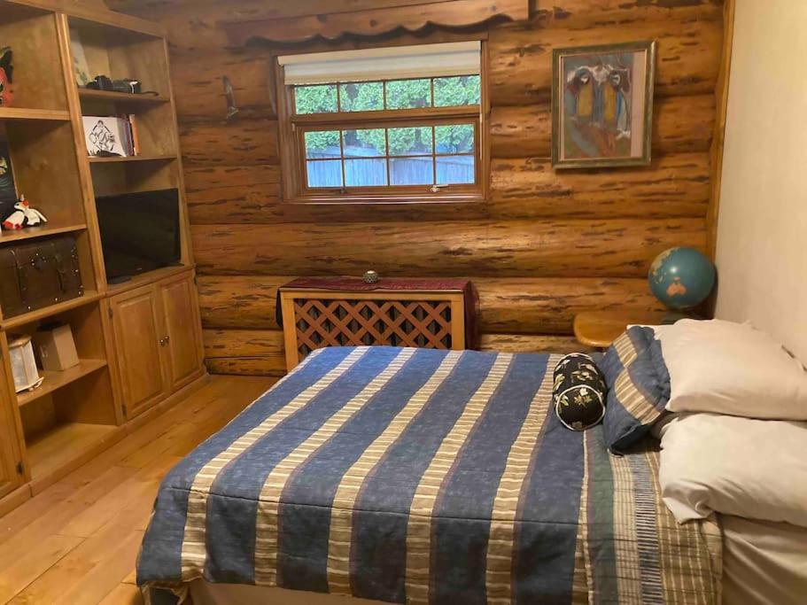 Union Bay Log Home