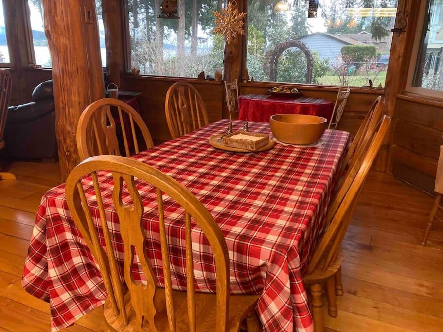 Union Bay Log Home