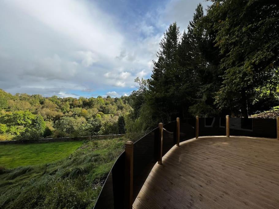 Unique Orchard Lodge for couples with hot tub