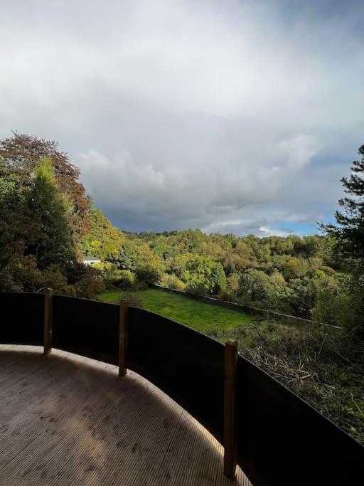 Unique Orchard Lodge for couples with hot tub