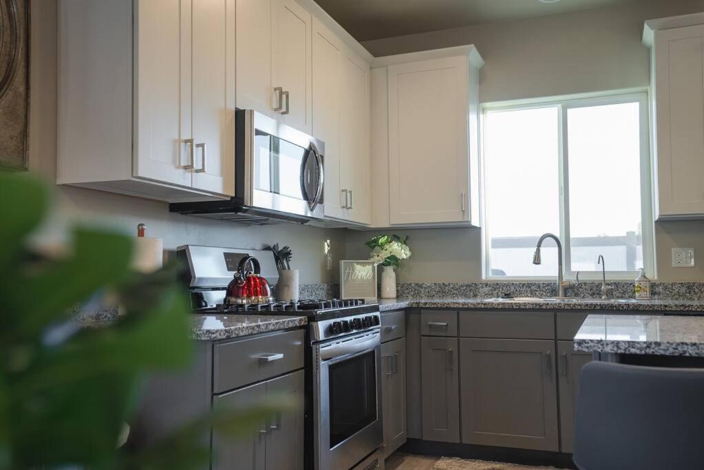 Majestic Zion Cottage with hot tub in Hildale