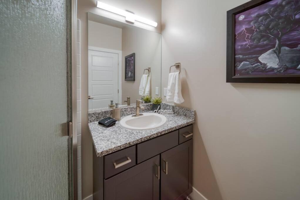 Majestic Zion Cottage with hot tub in Hildale