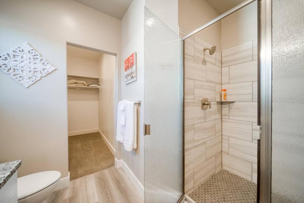 Majestic Zion Cottage with hot tub in Hildale
