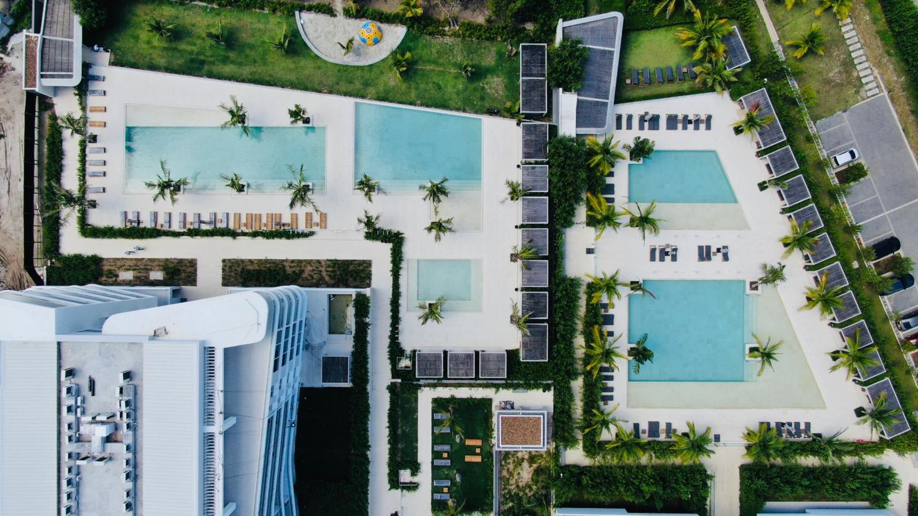 !Condominio de Lujo! Playa + Piscinas + Natural