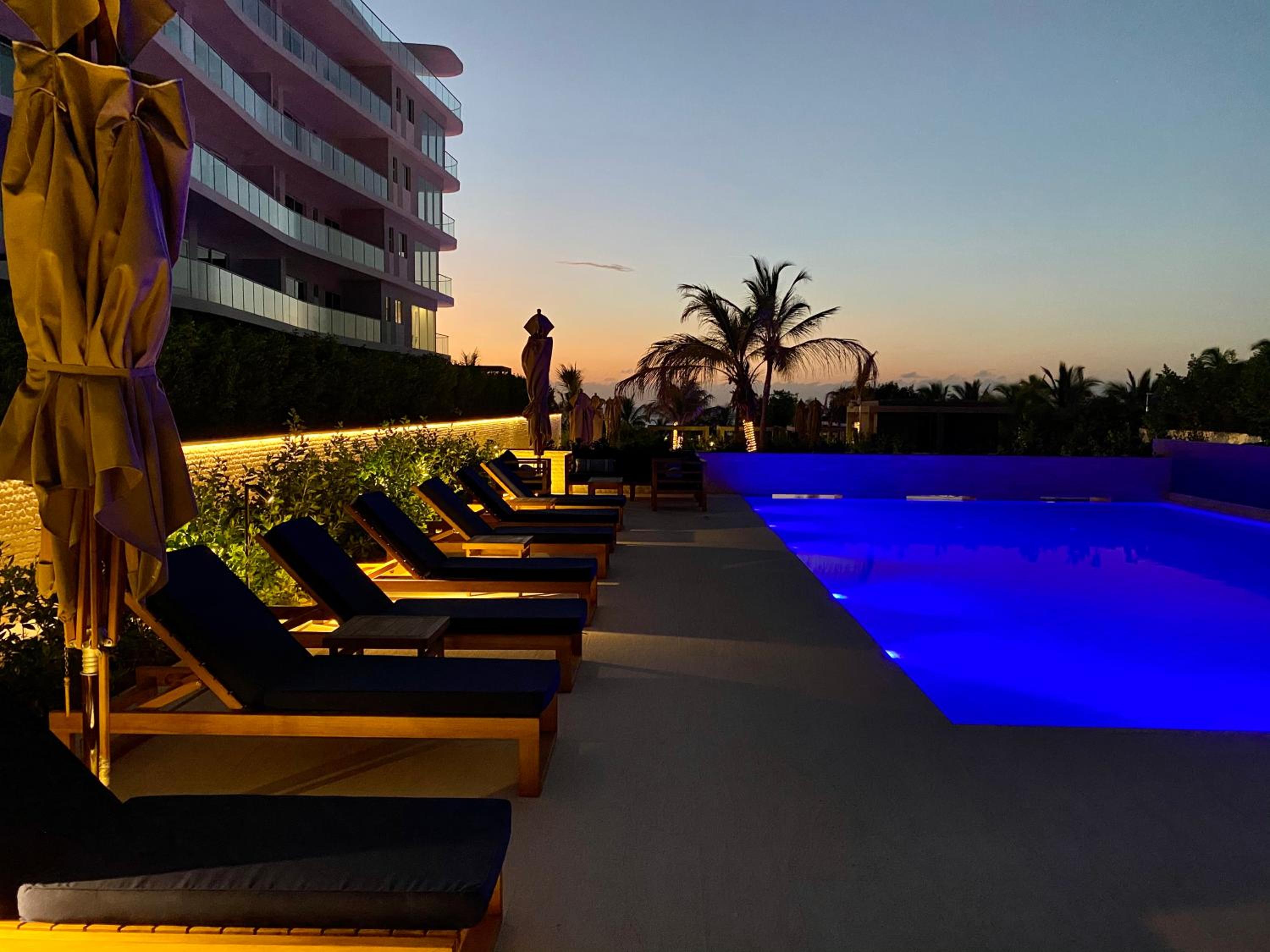 !Condominio de Lujo! Playa + Piscinas + Natural