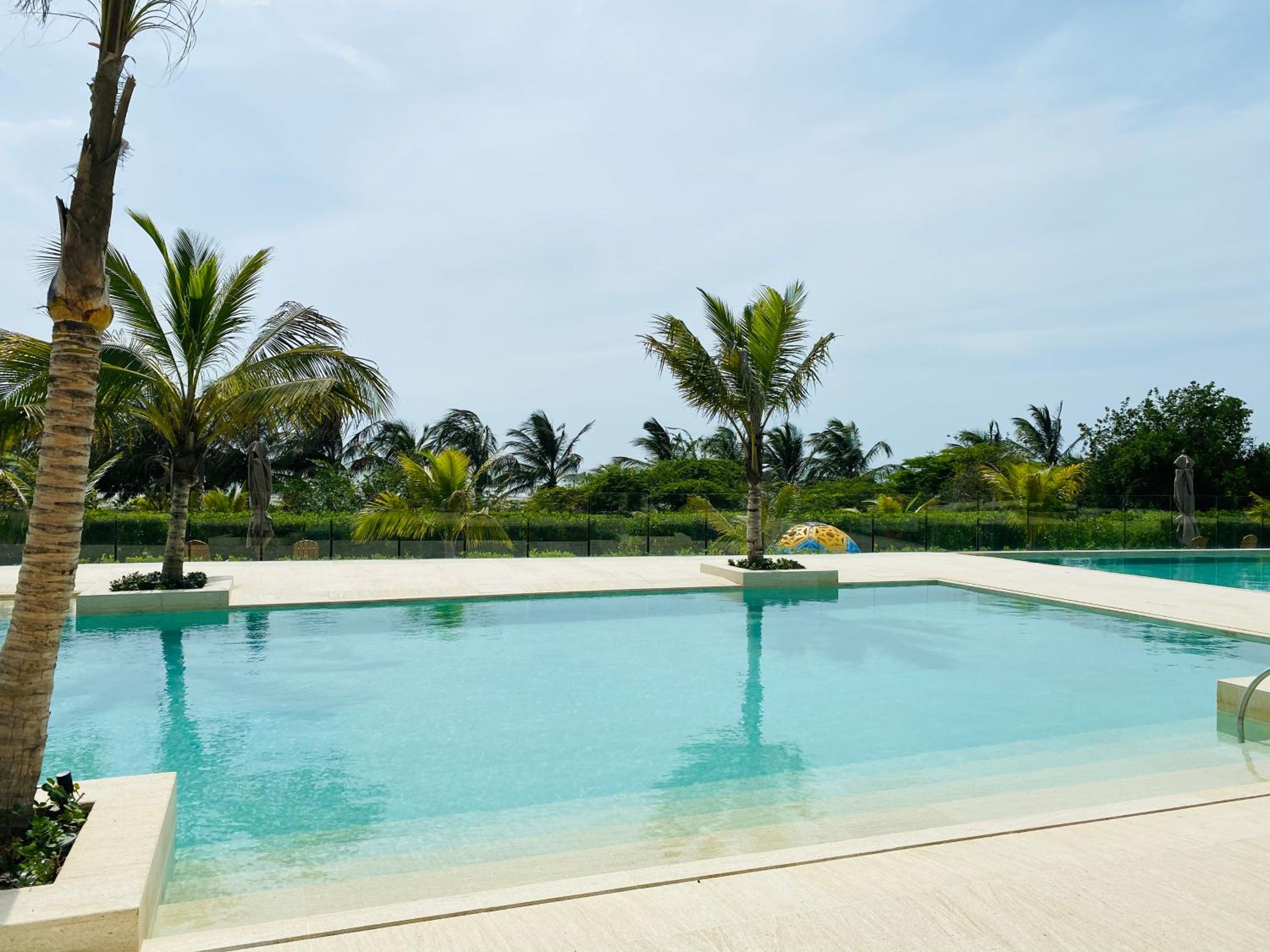 !Condominio de Lujo! Playa + Piscinas + Natural
