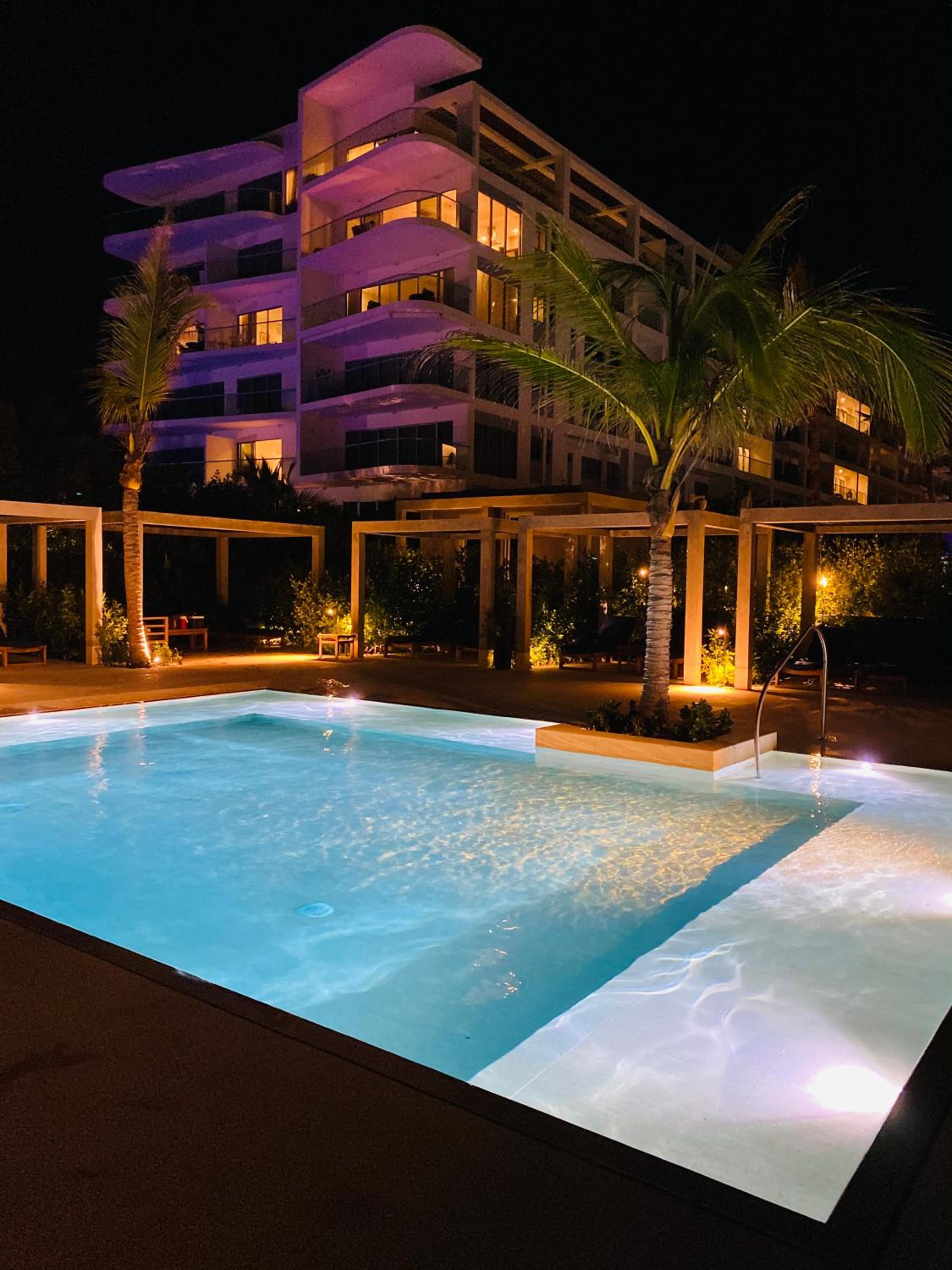 !Condominio de Lujo! Playa + Piscinas + Natural