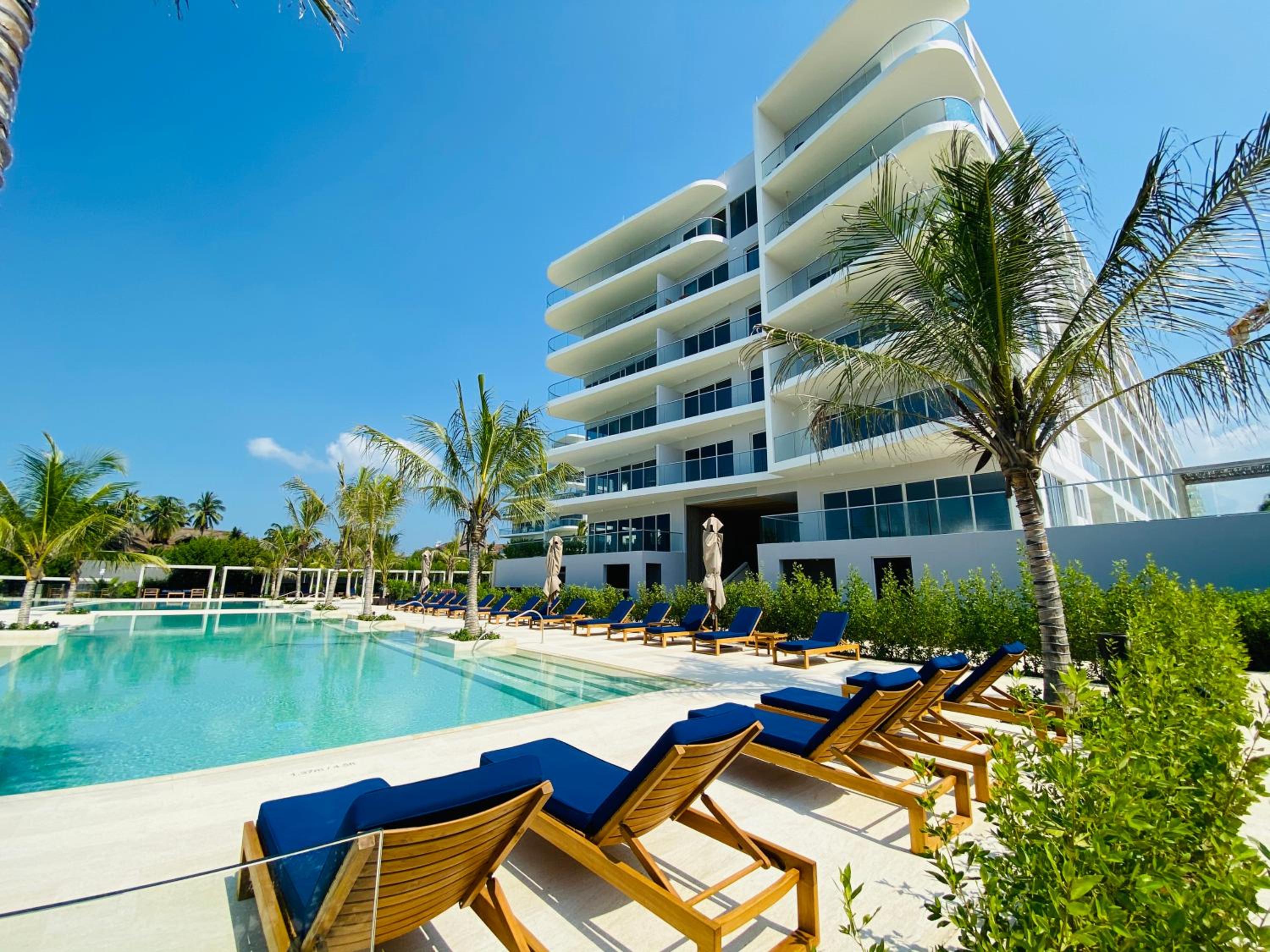 !Condominio de Lujo! Playa + Piscinas + Natural
