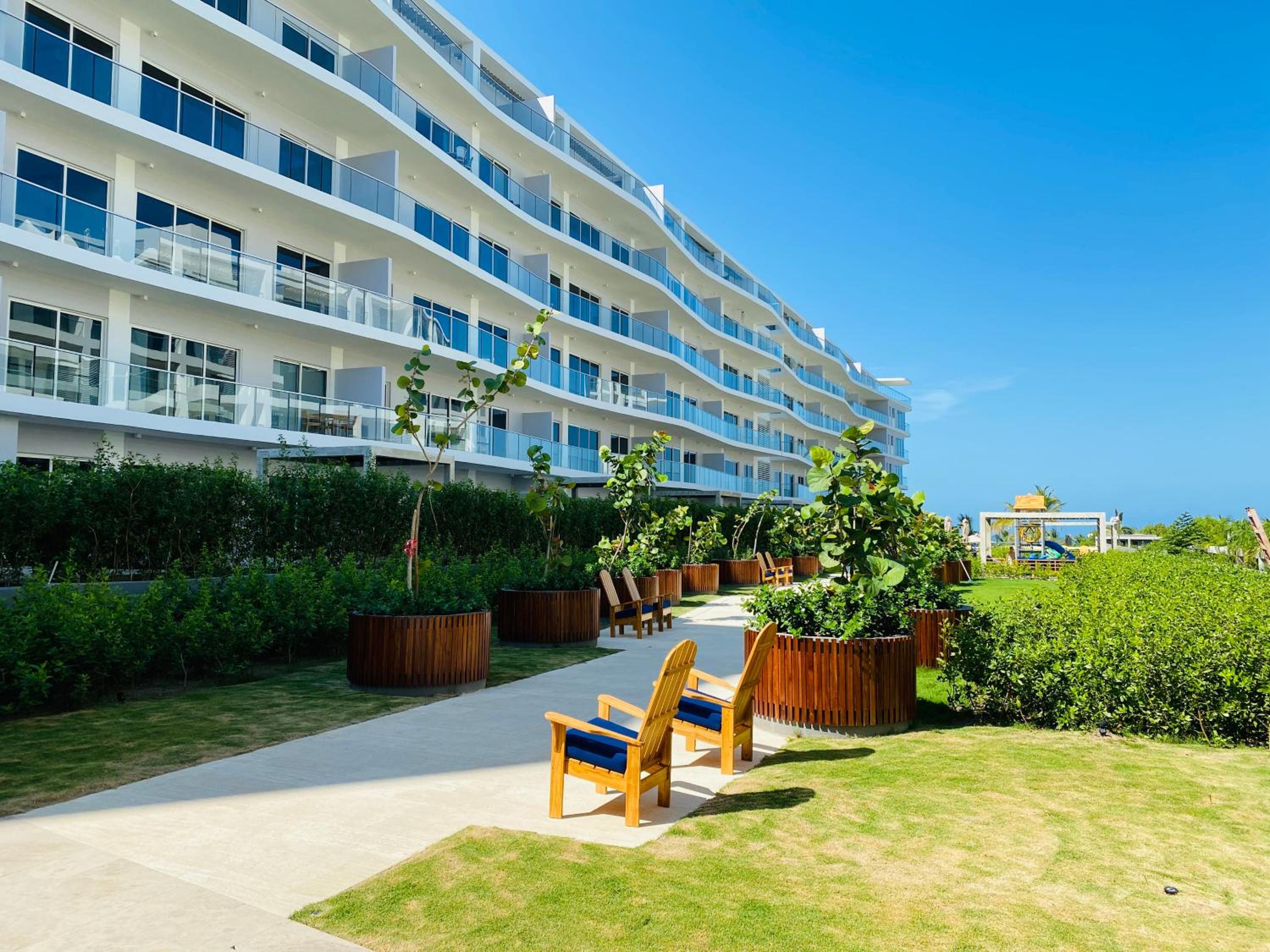 !Condominio de Lujo! Playa + Piscinas + Natural