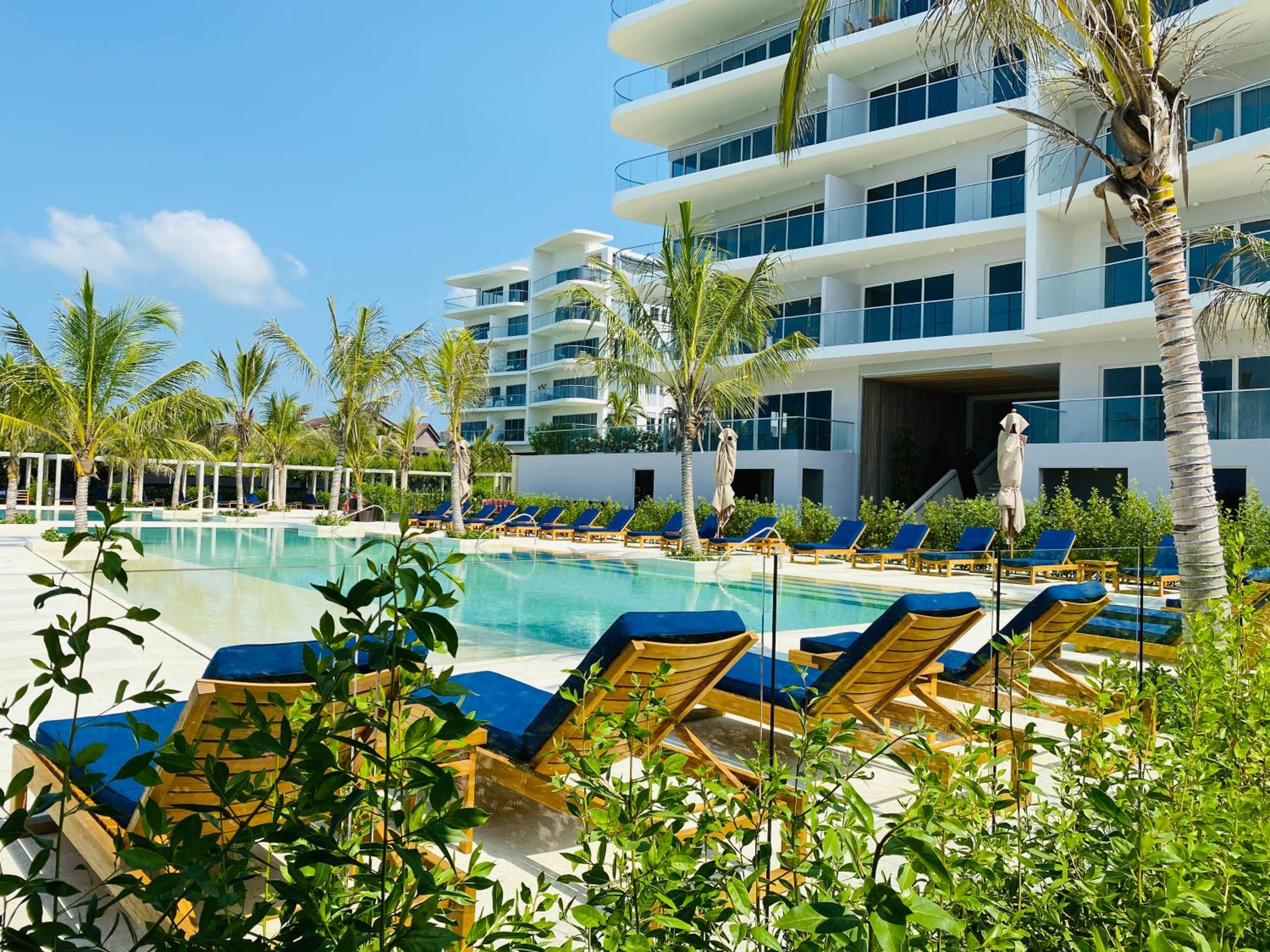 !Condominio de Lujo! Playa + Piscinas + Natural