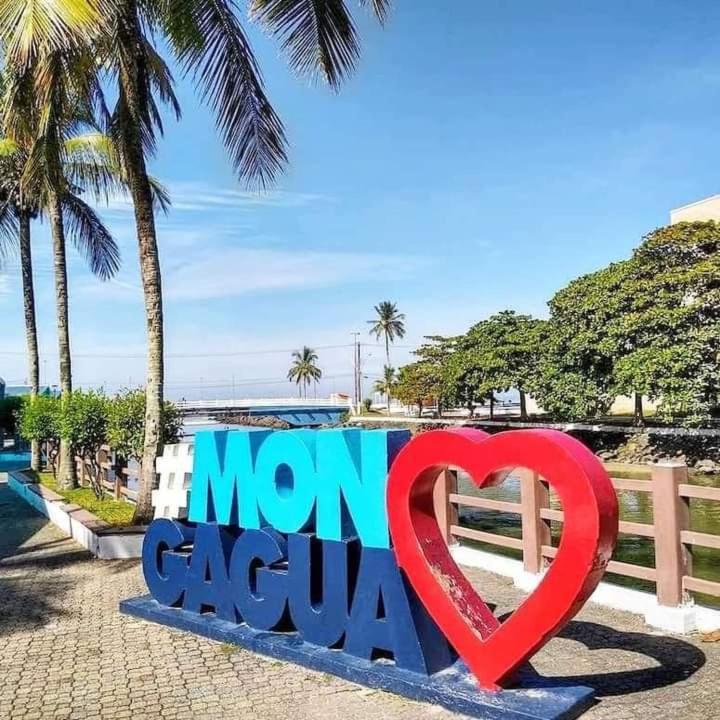 Lindo Sobrado Amarelo -próximo a praia