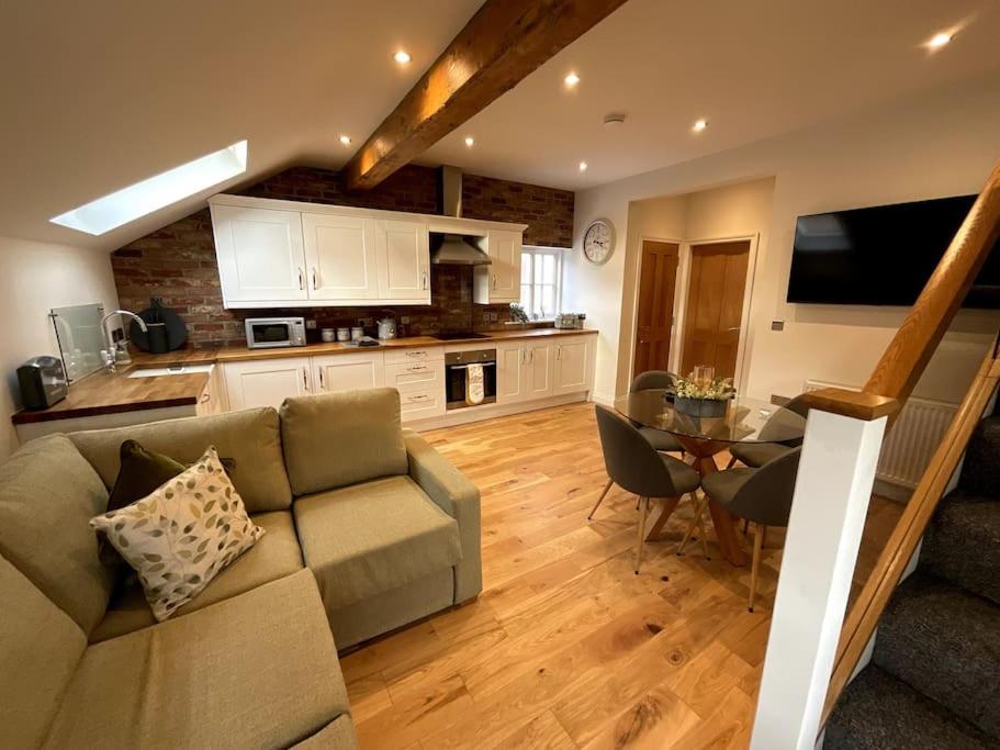 Apt D in Old Grade 2 Converted Farmhouse view 2