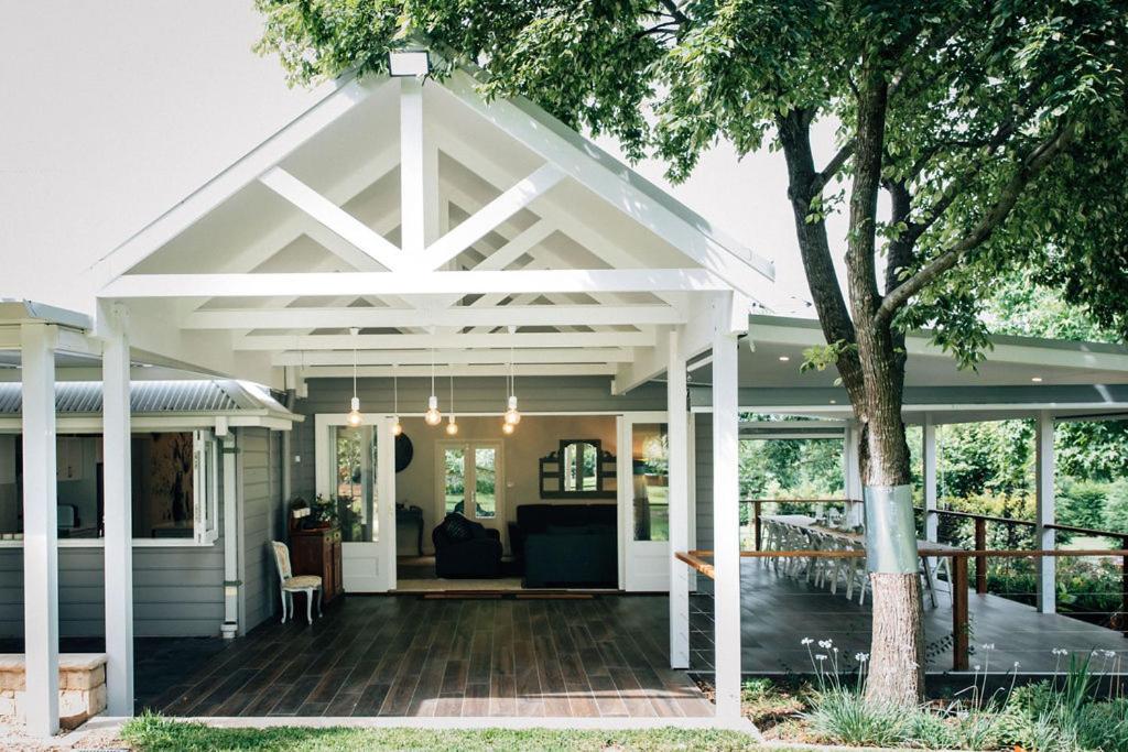 One Bedroom Cottage with Shared Pool