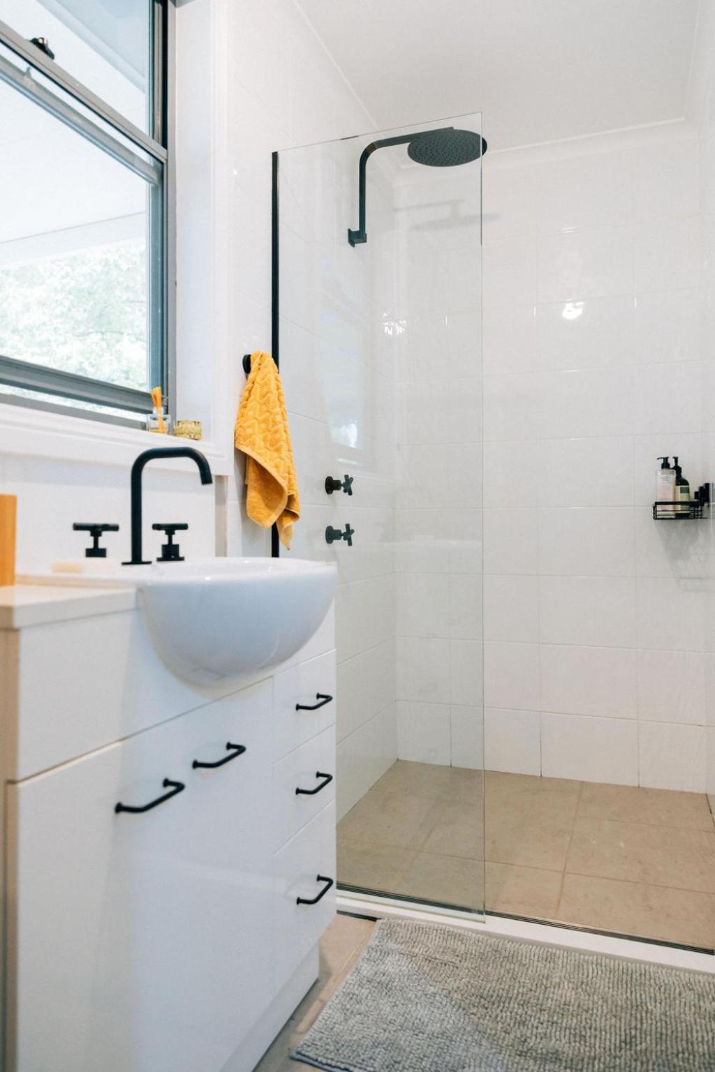 One Bedroom Cottage with Shared Pool