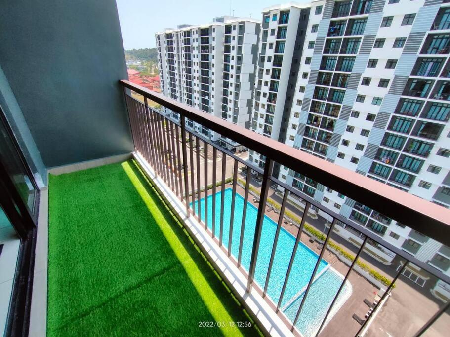 Cikgukay Desaru Homestay Apartment With Pool View WiFi & Netflix