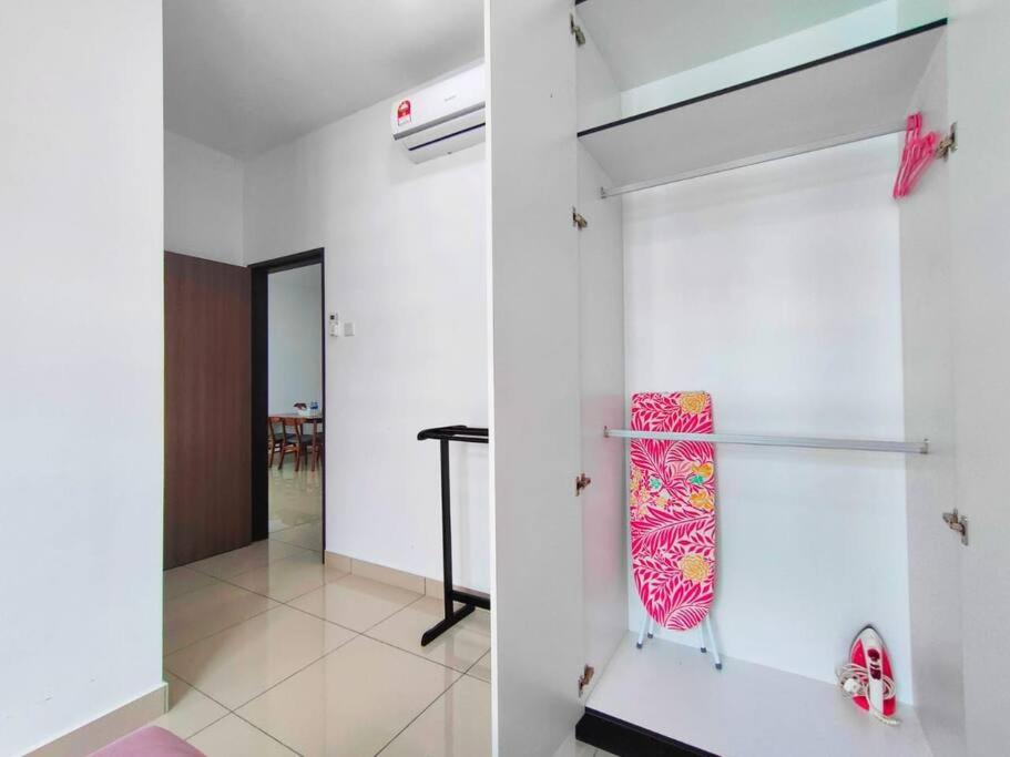 Cikgukay Desaru Homestay Apartment With Pool View WiFi & Netflix