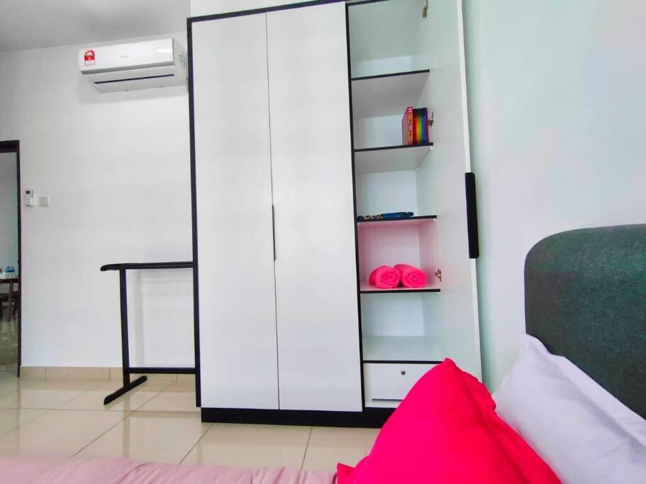 Cikgukay Desaru Homestay Apartment With Pool View WiFi & Netflix