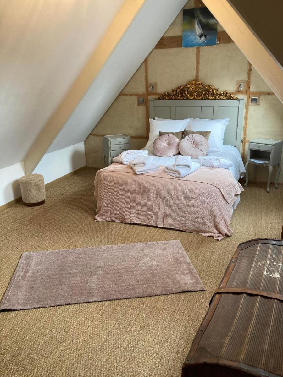 Manoir de Kerledan view 2