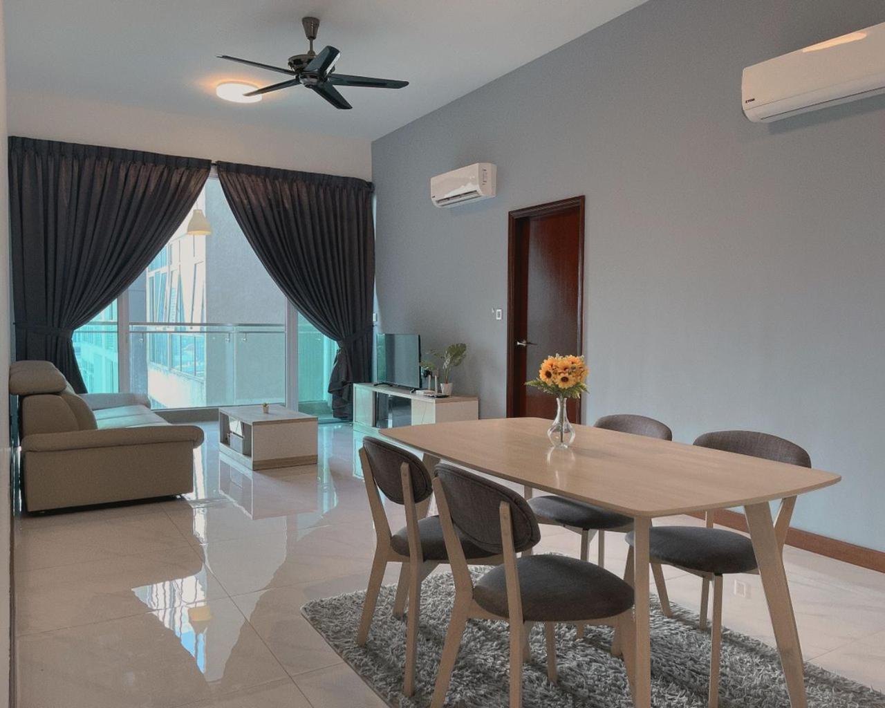 Paragon Suite Homestay by Antlerzone