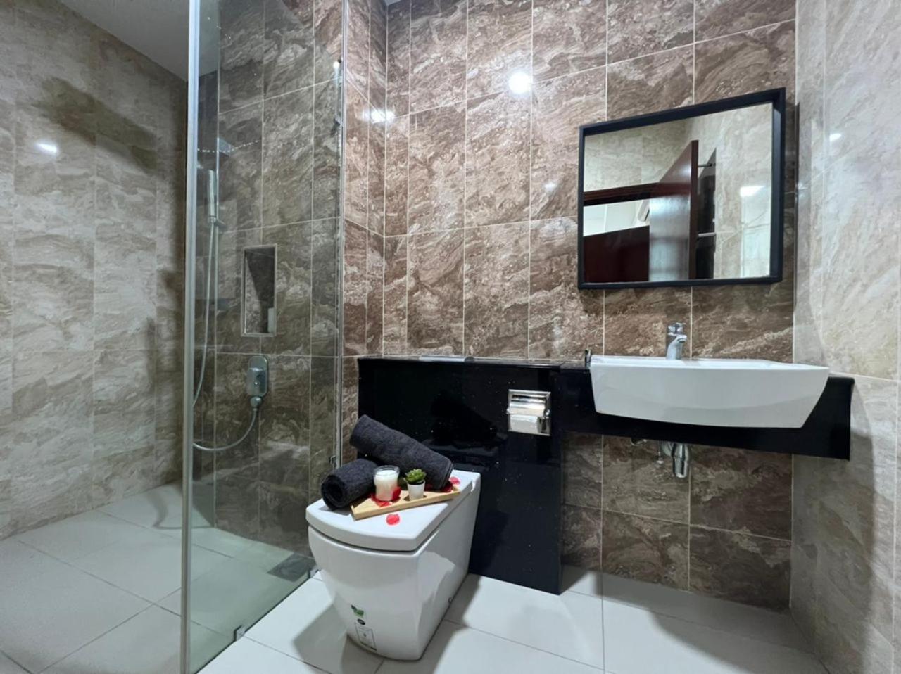 Paragon Suite Homestay by Antlerzone