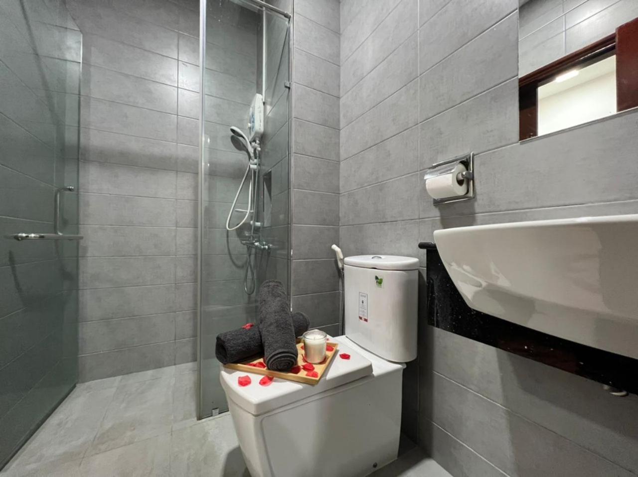 Paragon Suite Homestay by Antlerzone