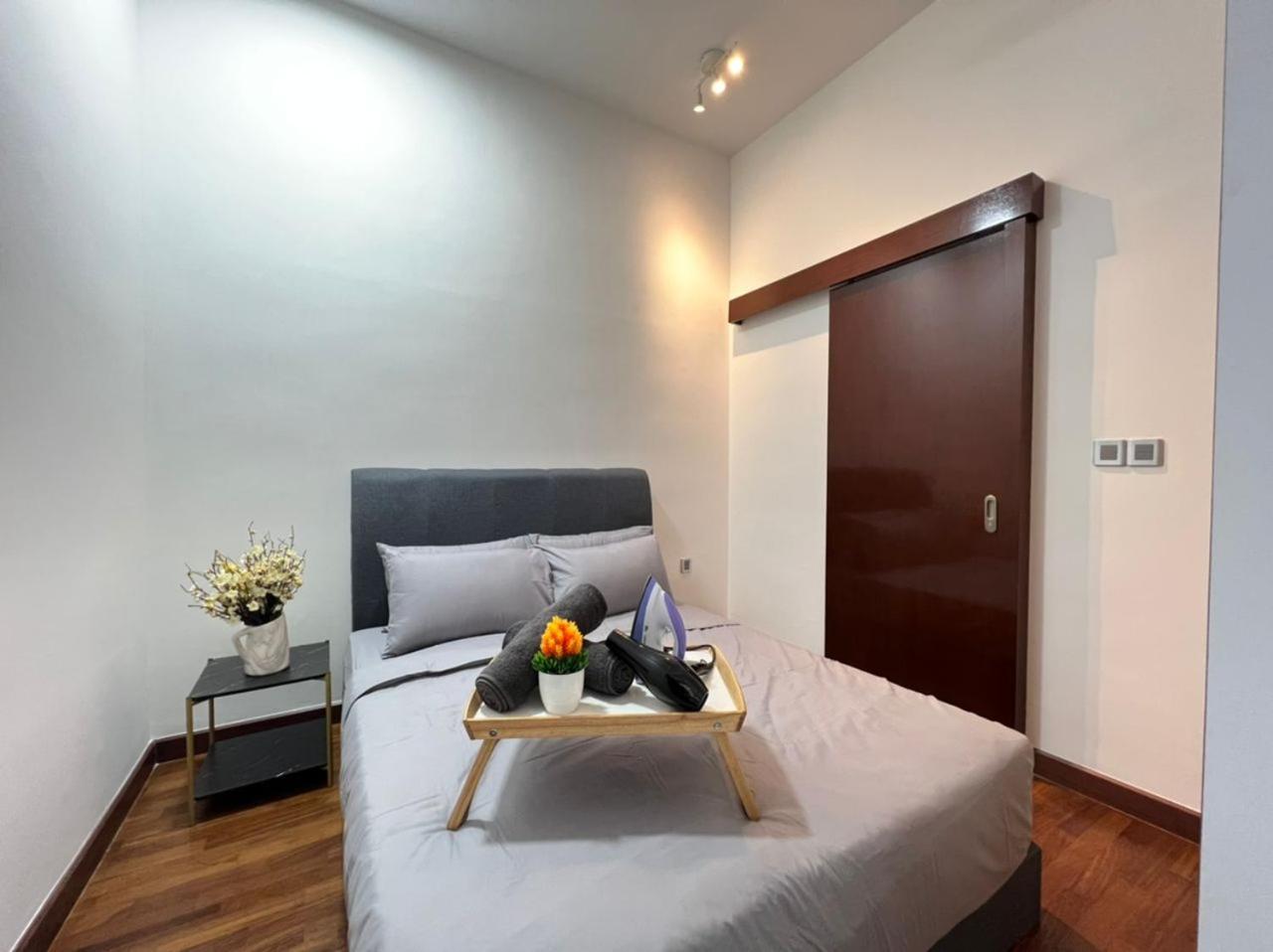 Paragon Suite Homestay by Antlerzone