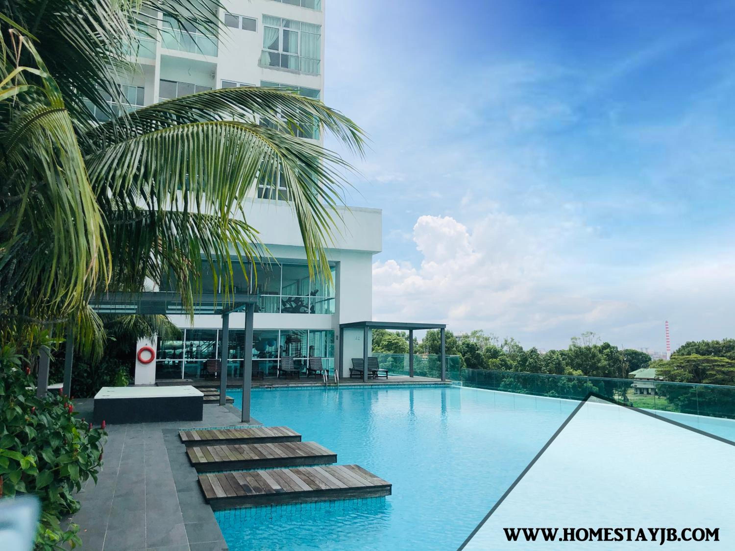 Paragon Suite Homestay by Antlerzone