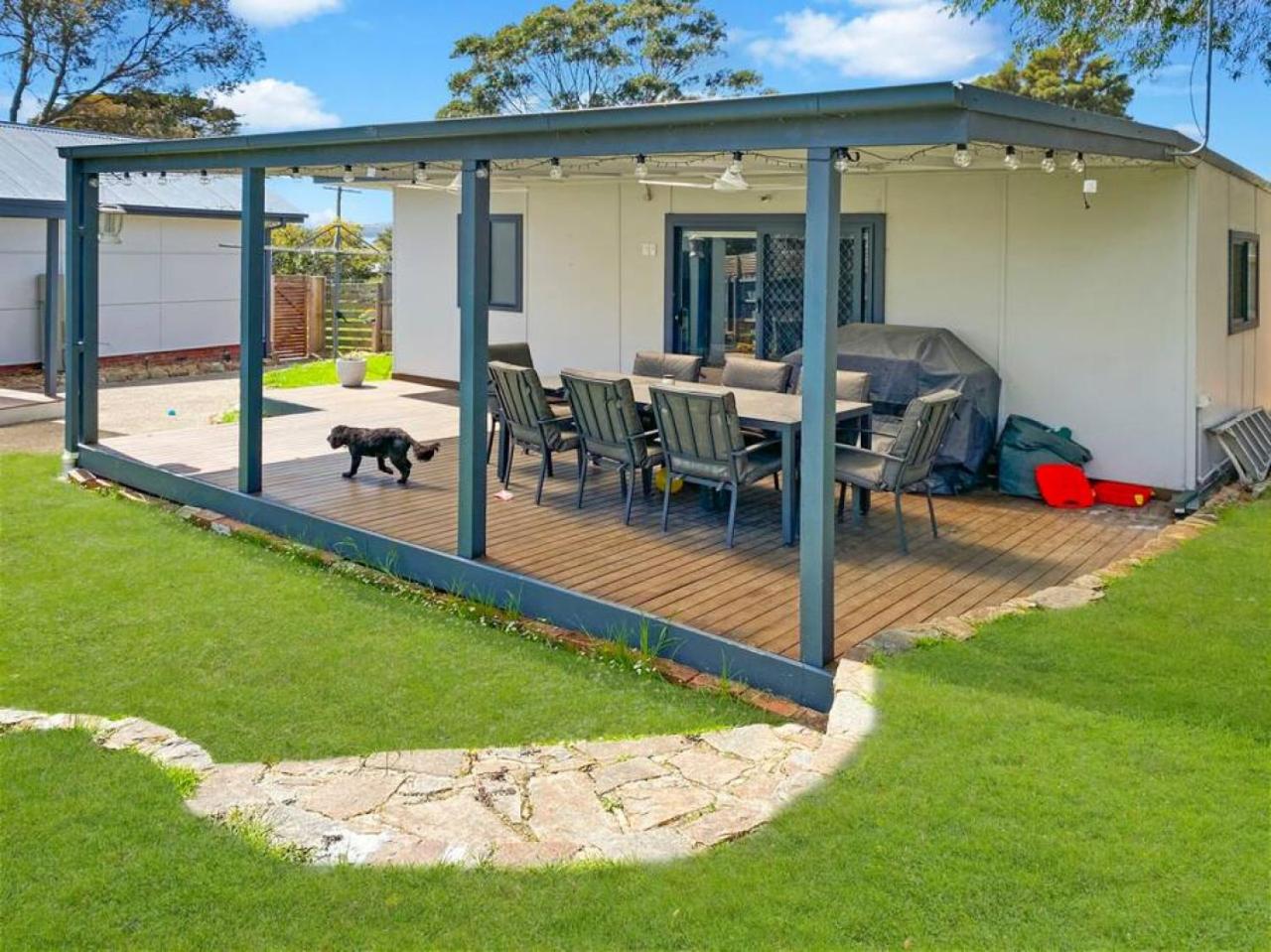 Coastal Charm Dog Friendly home by Custom Bnb Hosting