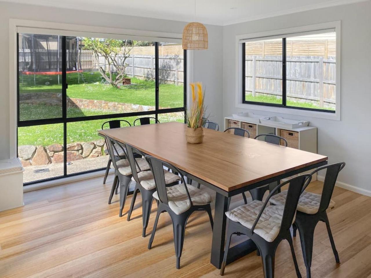 Coastal Charm Dog Friendly home by Custom Bnb Hosting