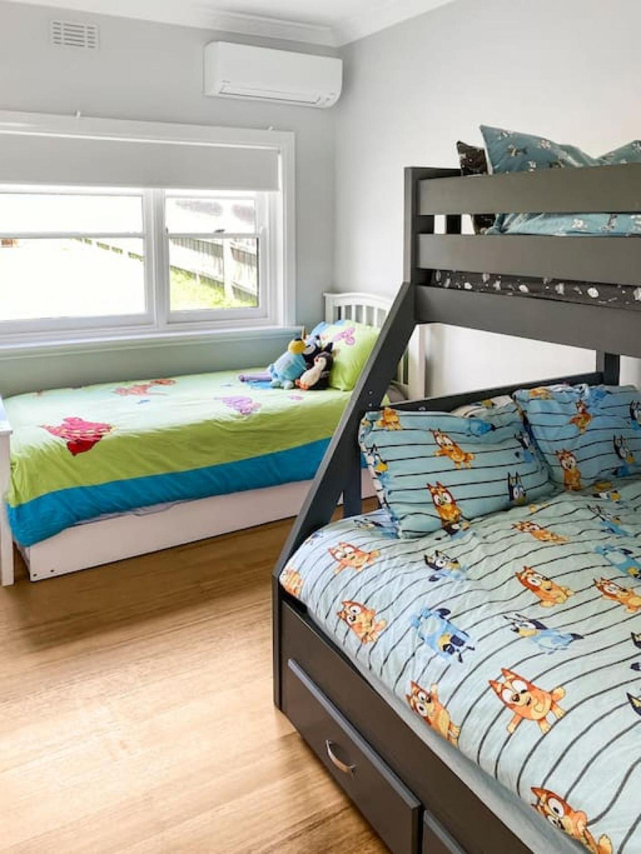 Coastal Charm Dog Friendly home by Custom Bnb Hosting