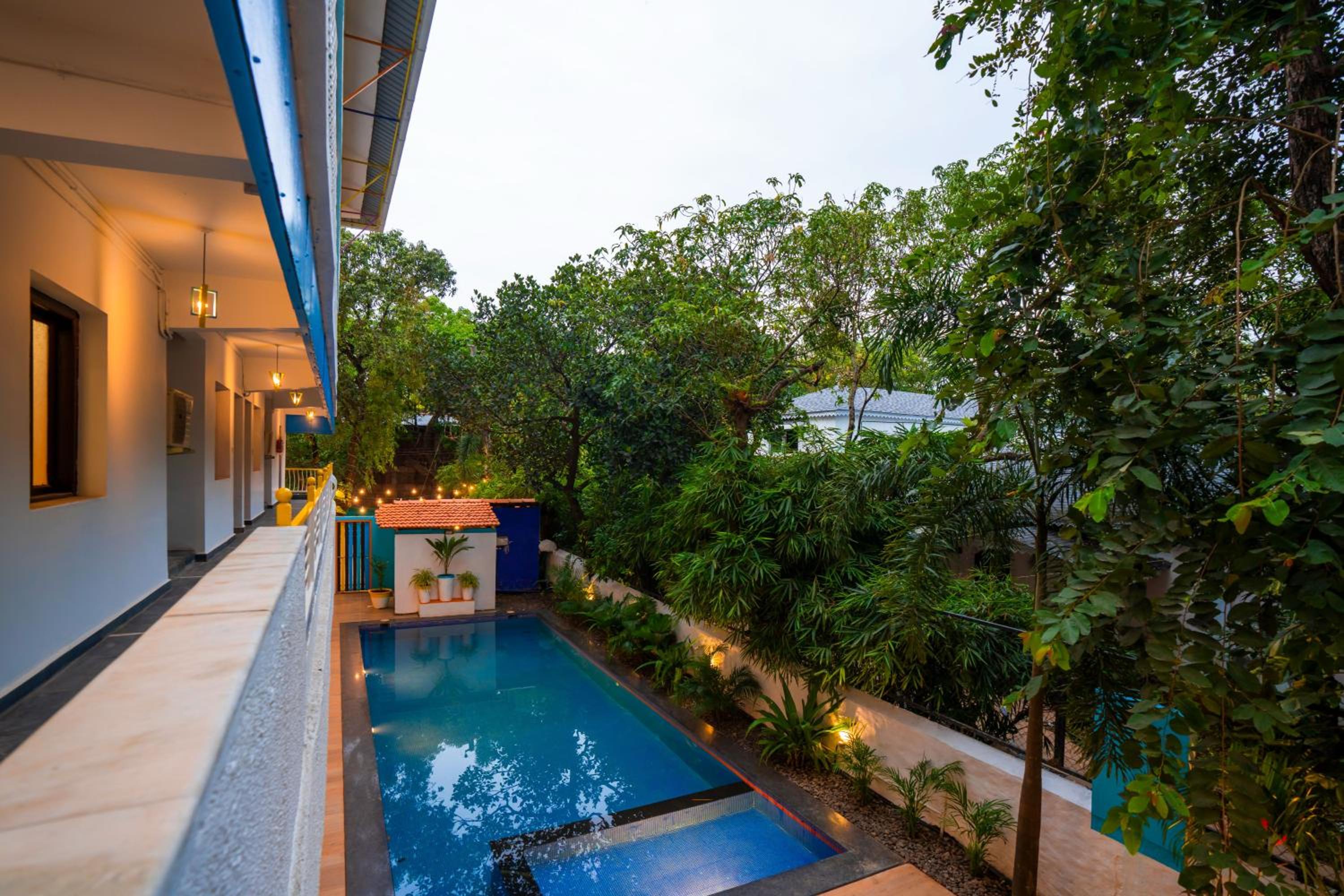 goSTOPS PLUS Goa, Vagator view 4