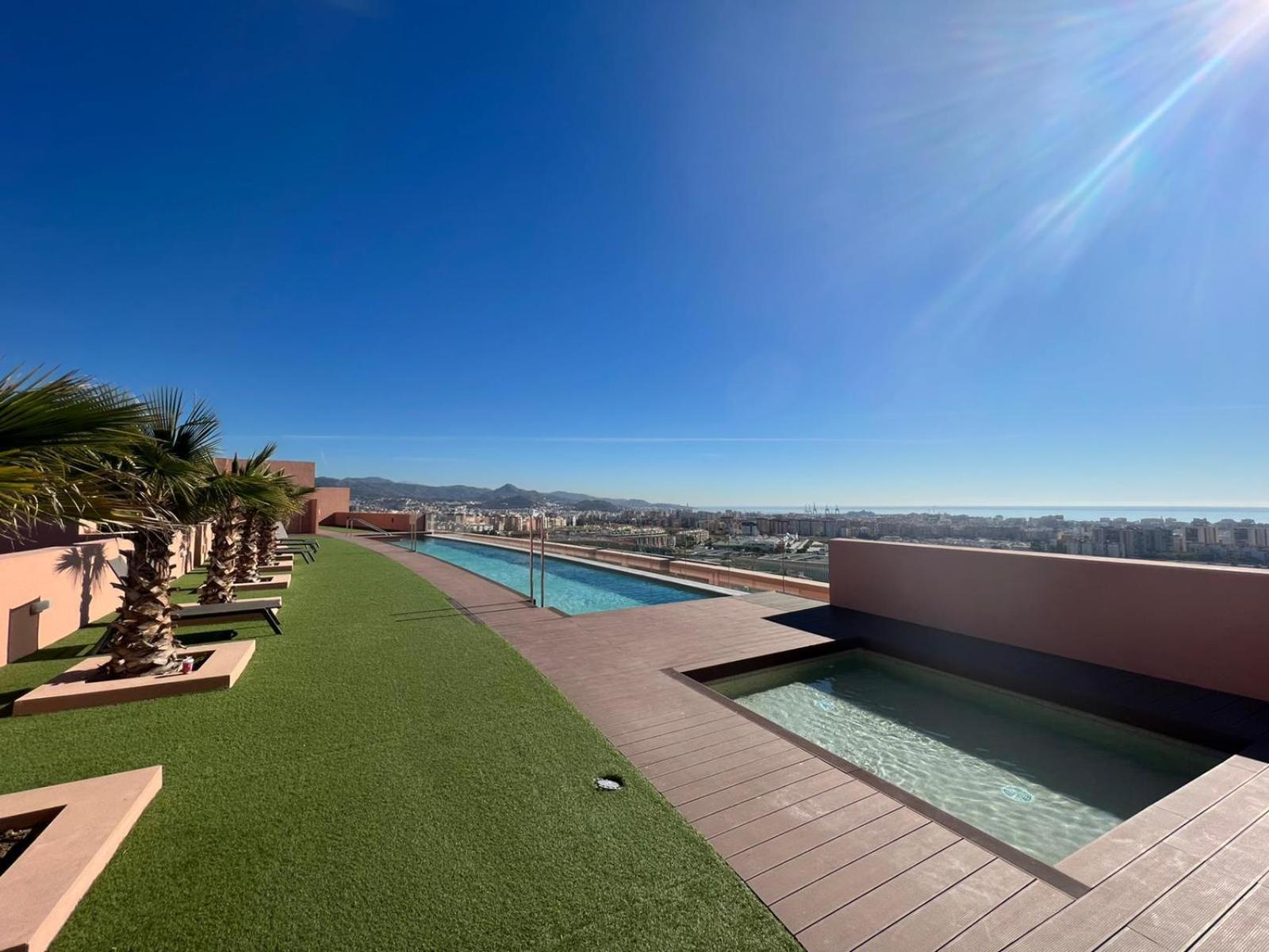 Sky Garden & seasonal pool views by ELE Apartments