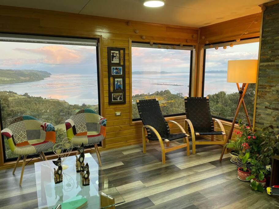 Bella casa de campo con panorámica vista al mar
