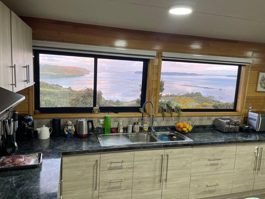 Bella casa de campo con panorámica vista al mar
