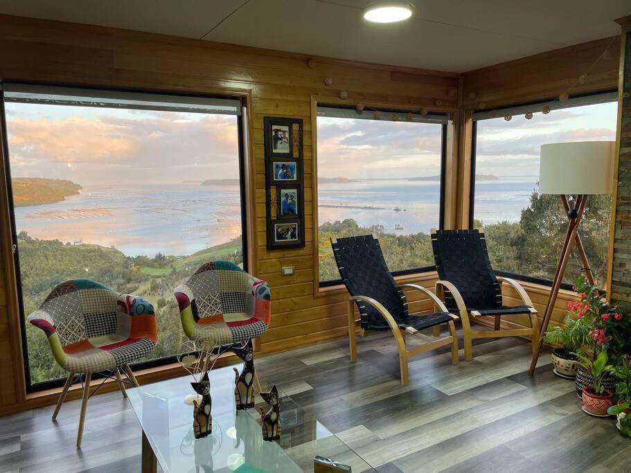 Bella casa de campo con panorámica vista al mar