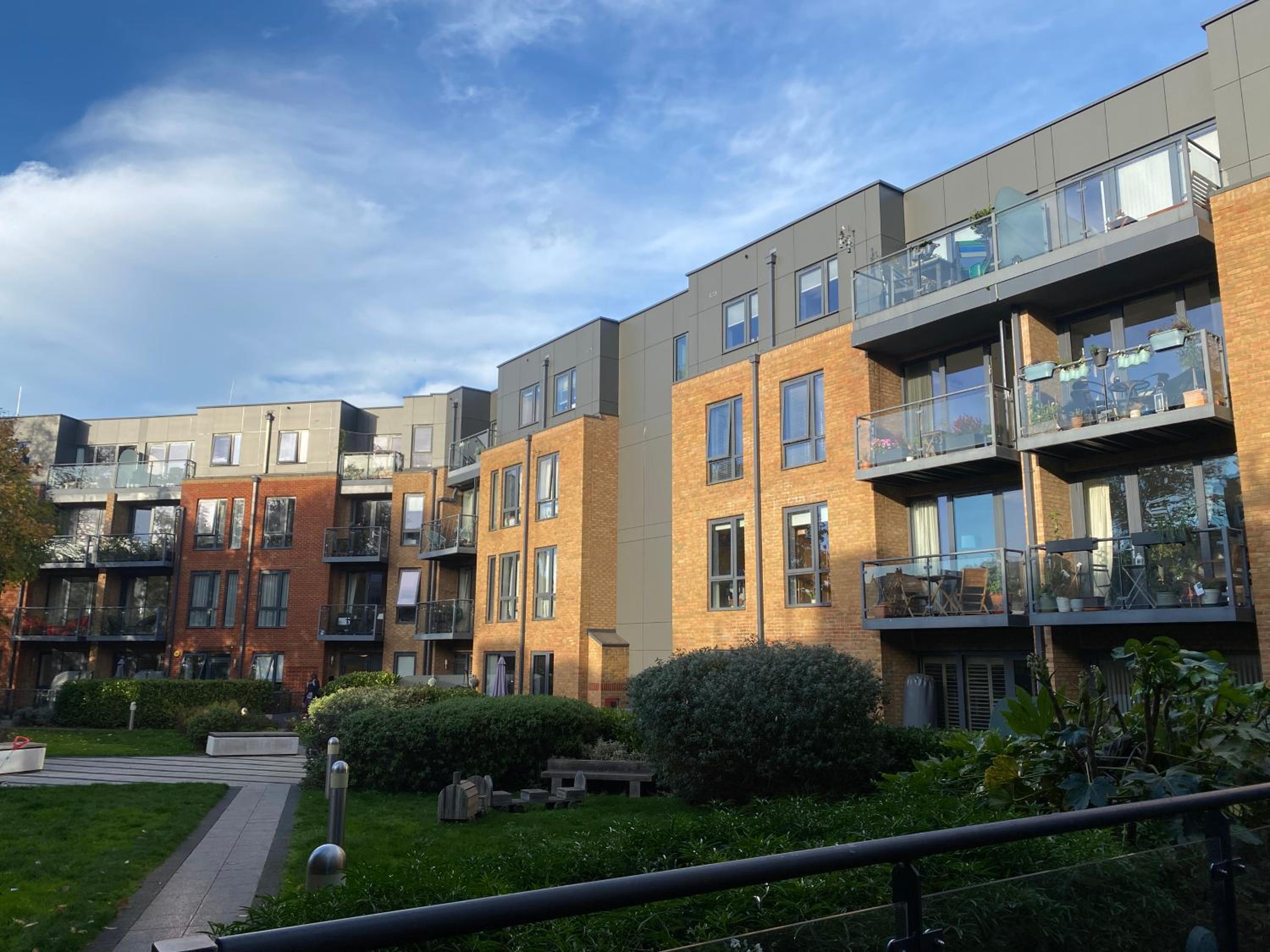 Spacious two Bedroom Apartment in Balham view 5