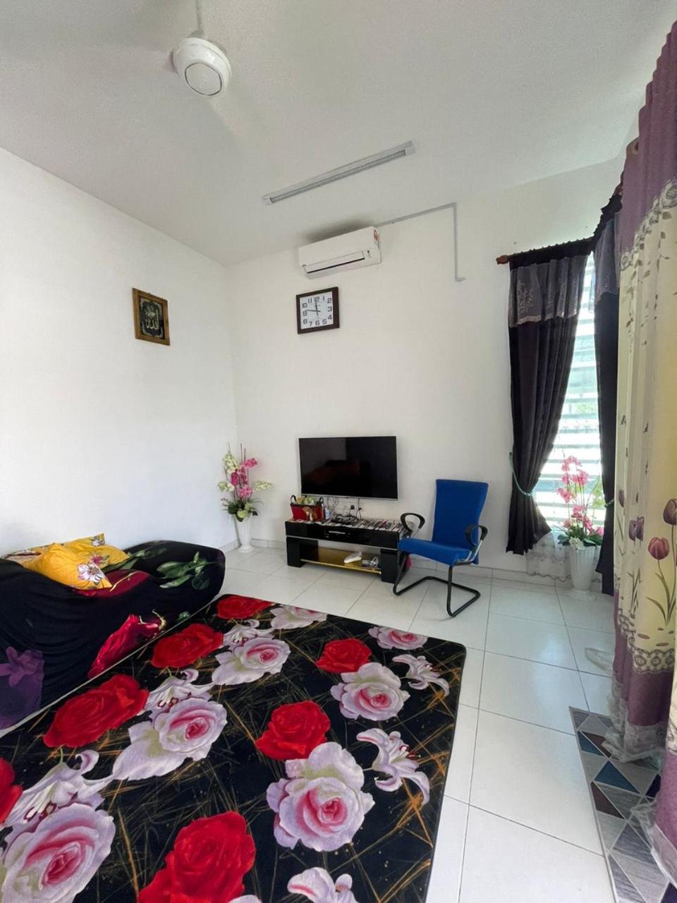 Family Holiday Home With Wifi & Netflix photo 2