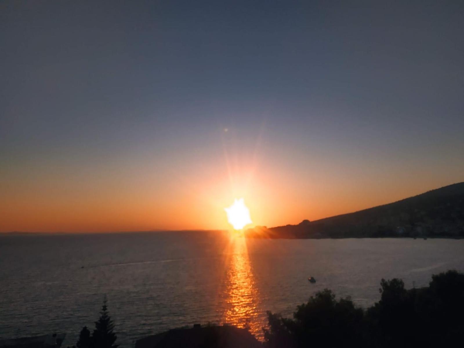 Saranda Sea View Family Apartment