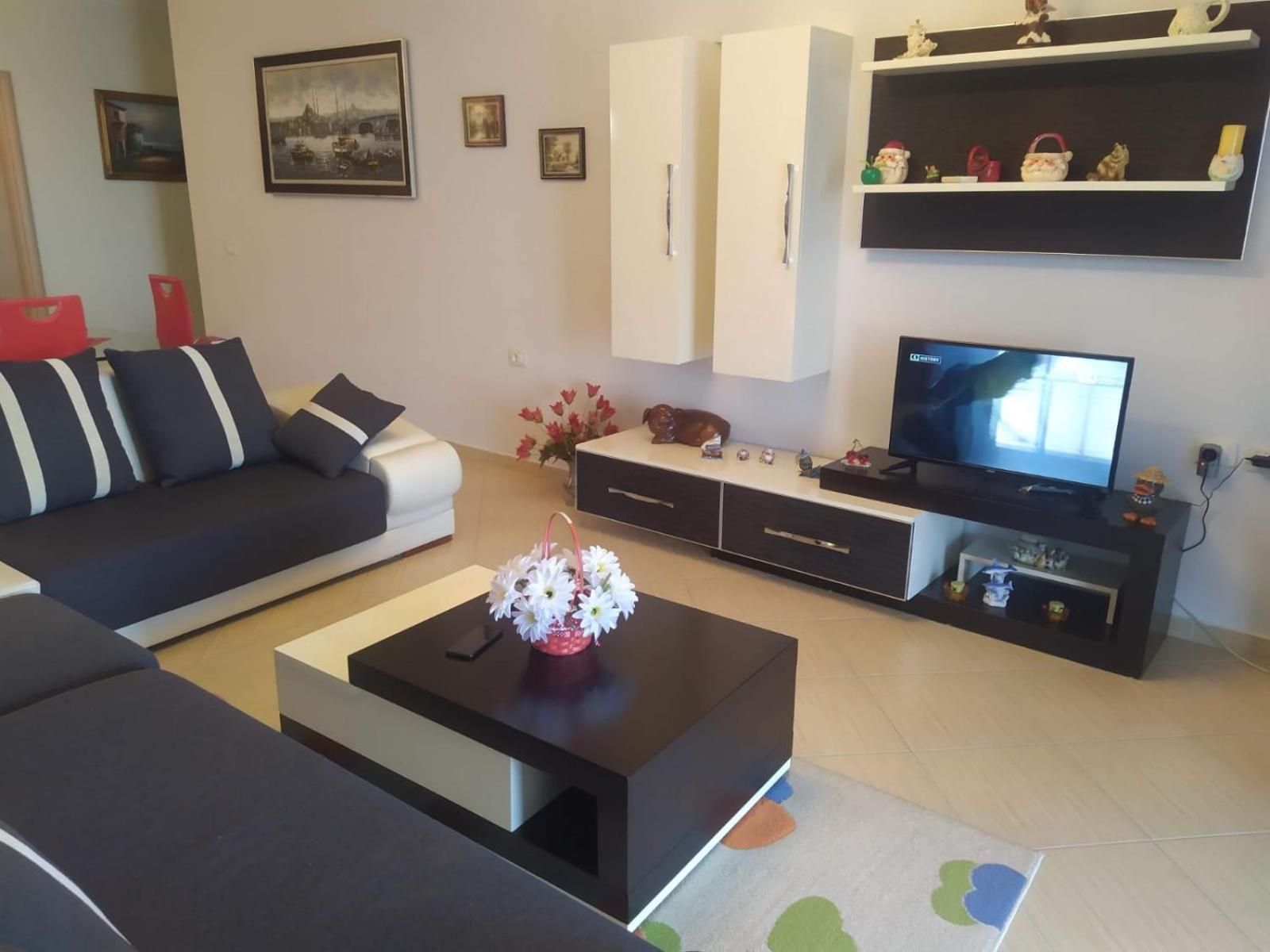 Saranda Sea View Family Apartment