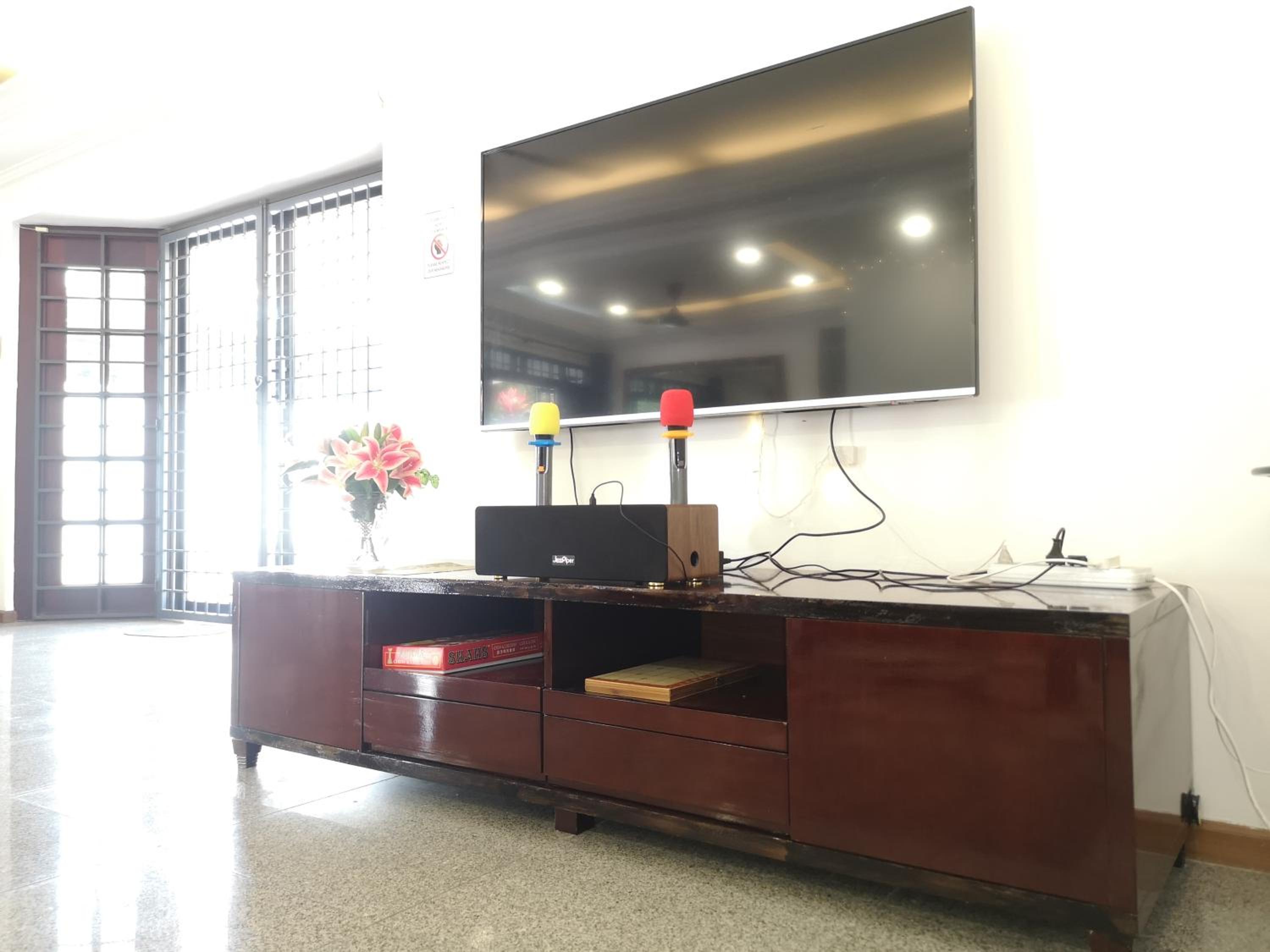 Jb City 5 Bedroom semi-d Near ksl,mid valley ,berjaya waterfront