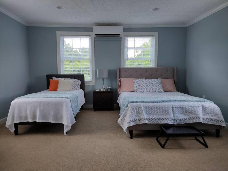 Backwoods Family Getaway! 3 Bedroom house! view 5
