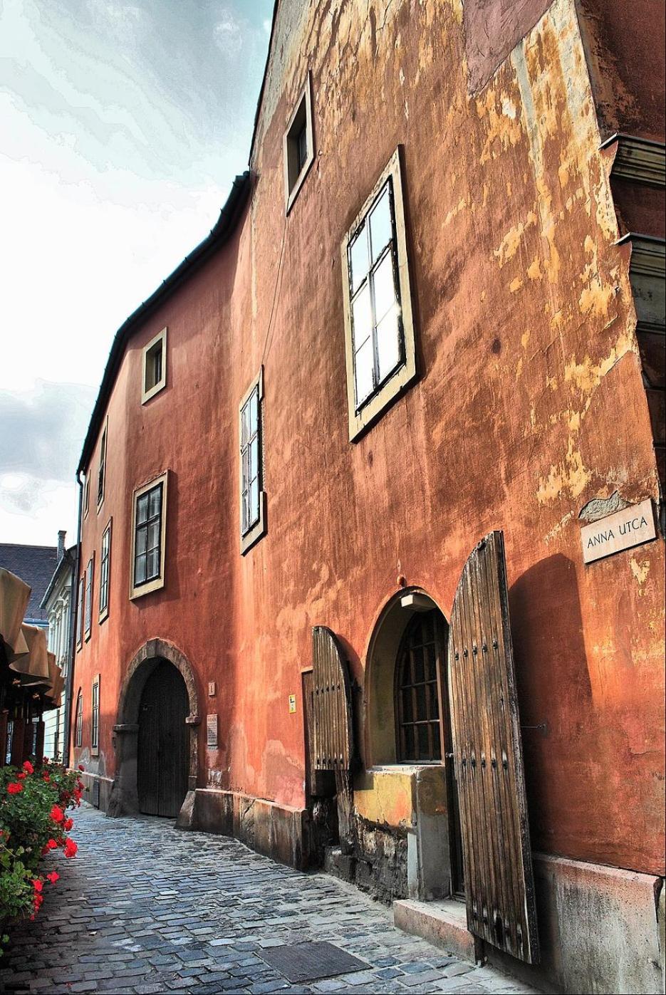 Photo 33
