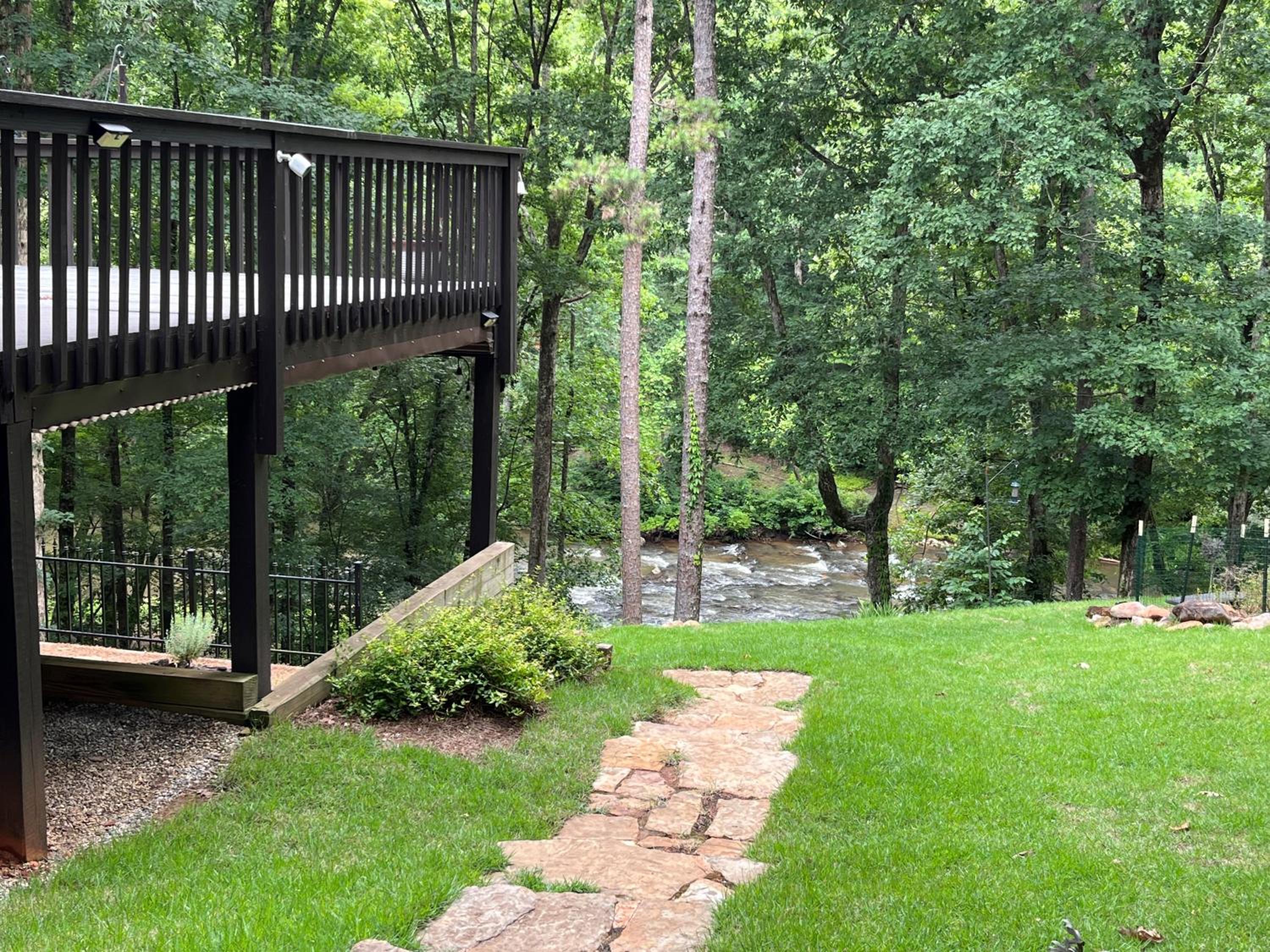 Stay at Rivermist Dahlonega