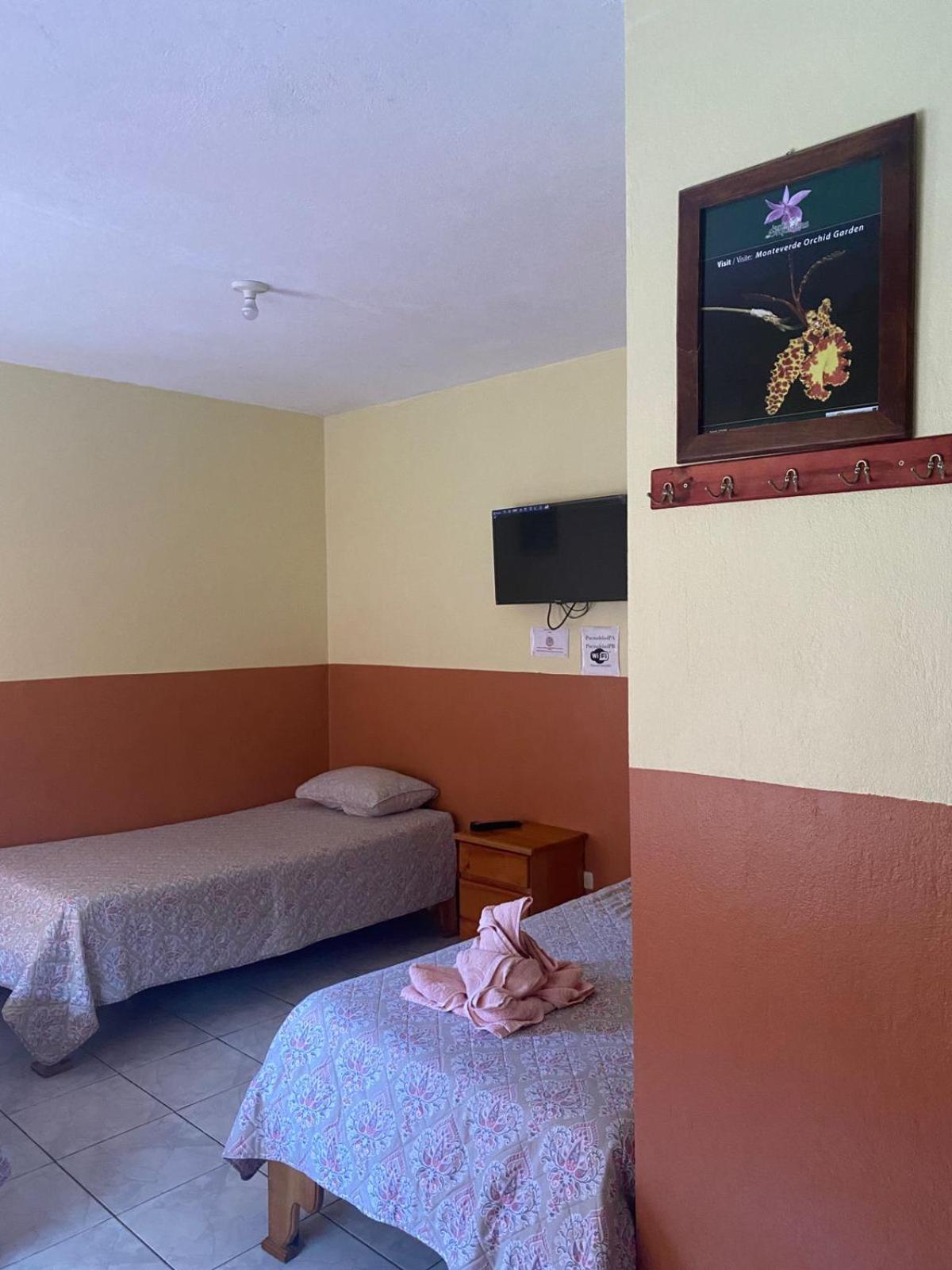 Hotel La Puesta Del Sol B&B