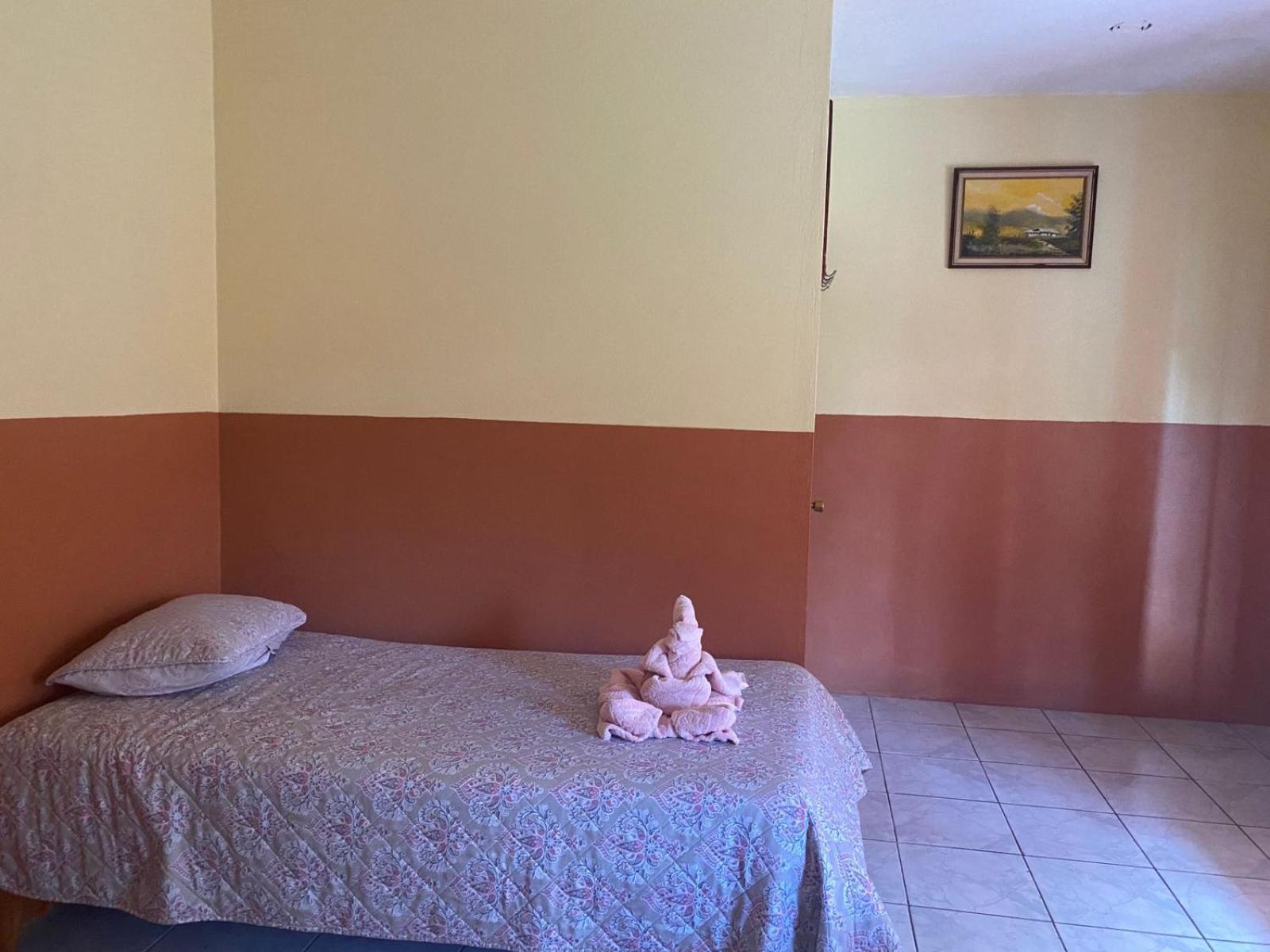 Hotel La Puesta Del Sol B&B