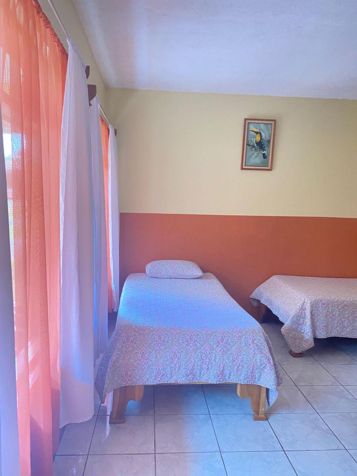 Hotel La Puesta Del Sol B&B