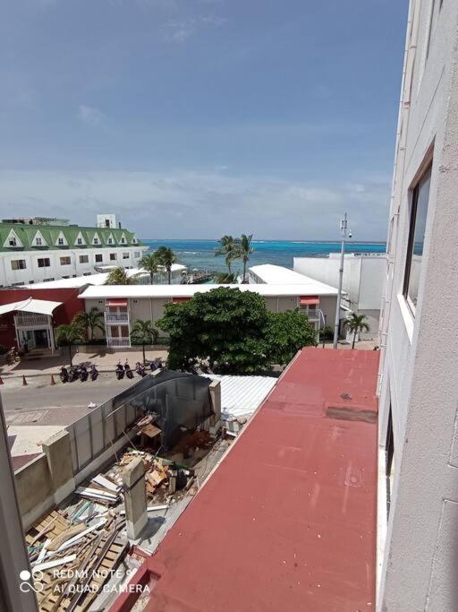 Lindo apartamento en el mejor sector de la isla. piscina, bbq, playa a 30 metros